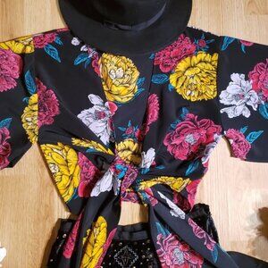 Pretty floral cover up/blouse.